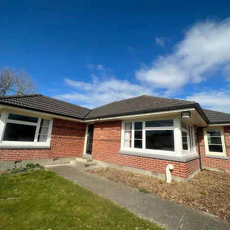Sunny House With 5 Bedrooms Christchurch Exterior photo