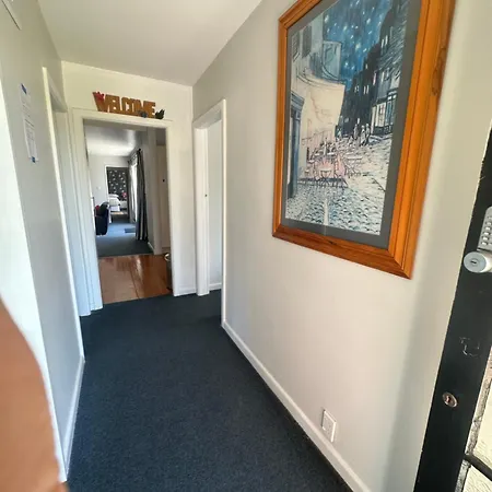 Sunny House With 5 Bedrooms Christchurch Exterior photo
