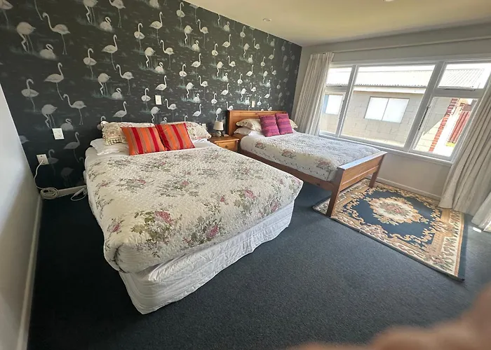 Sunny House With 5 Bedrooms